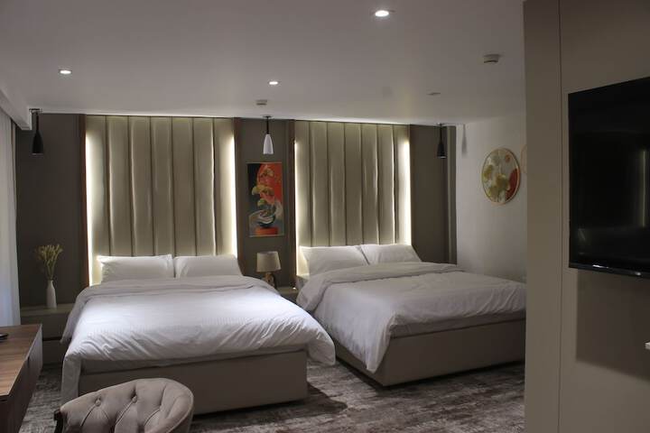 Room 12 of 48