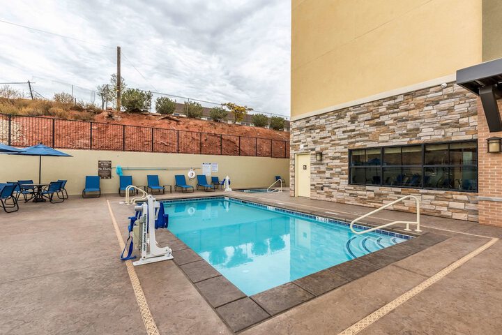 Pool 43 of 62