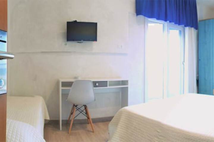 Room 5 of 40