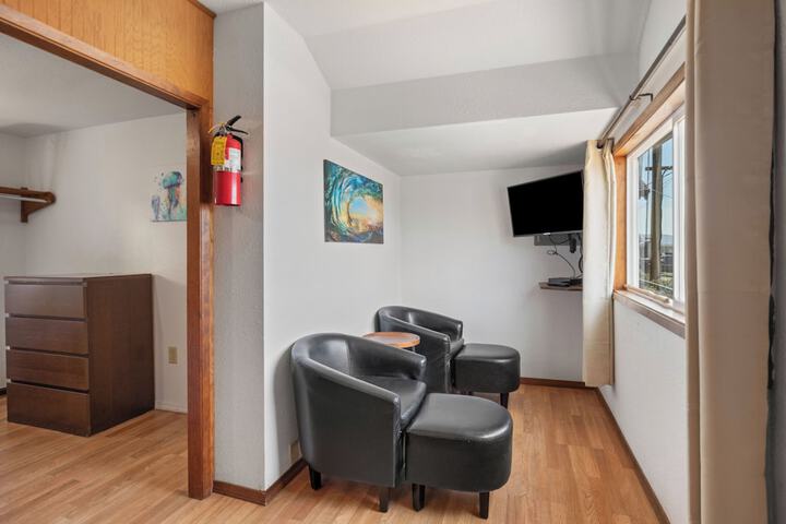 Room 57 of 128