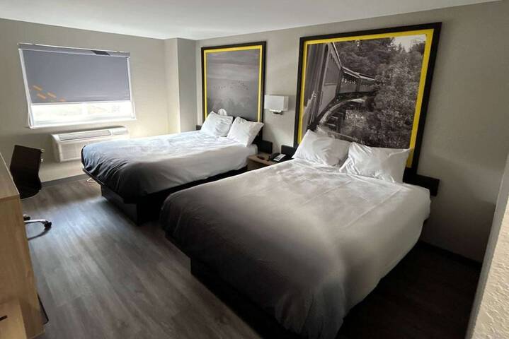 2 Queen Beds (4 of 11)