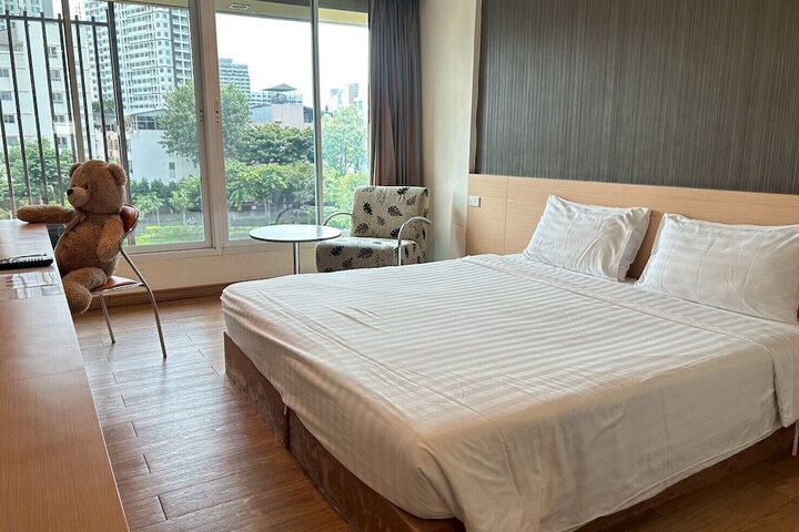 Room 25 of 42