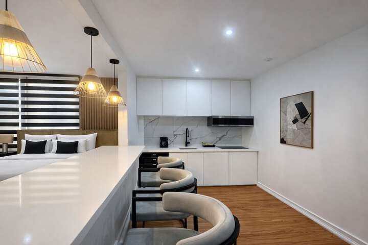 Room 7 of 70
