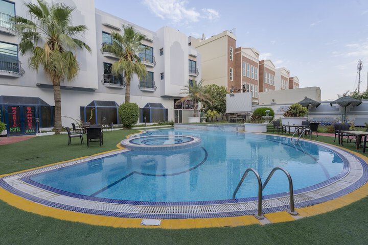 Pool 14 of 17