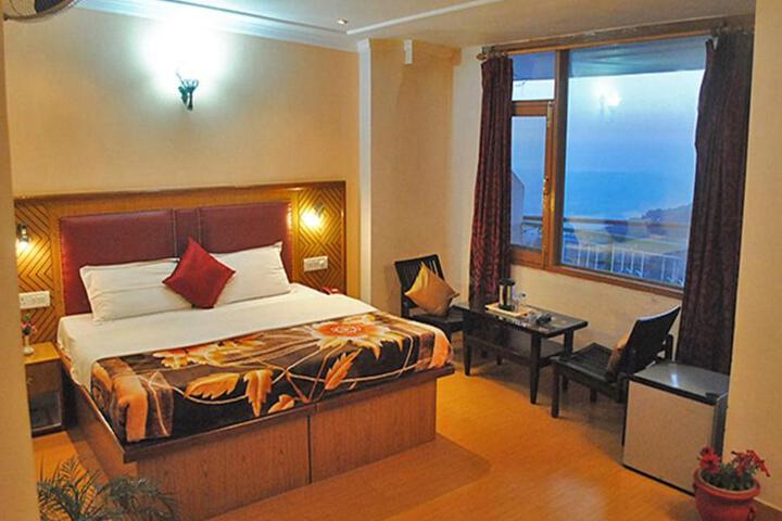 M Hotel & Restaurant