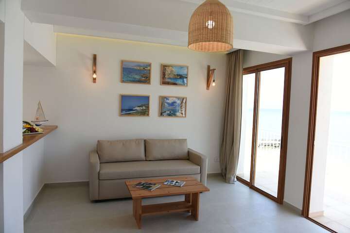 Room 12 of 30