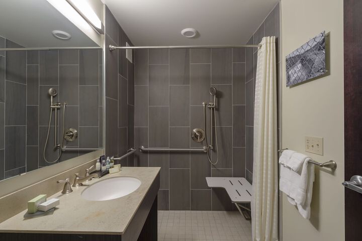 2 Double Beds (7 of 16)