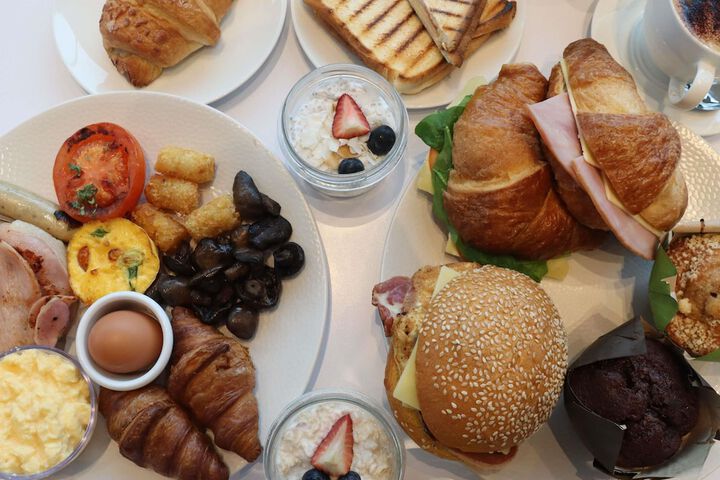 Breakfast area