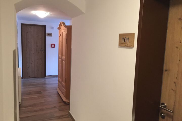 Room 17 of 54