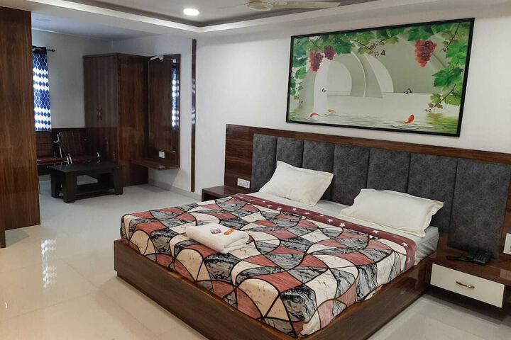 Room 3 of 22