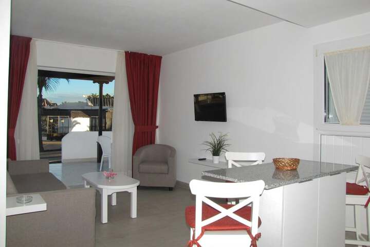 Room 7 of 28