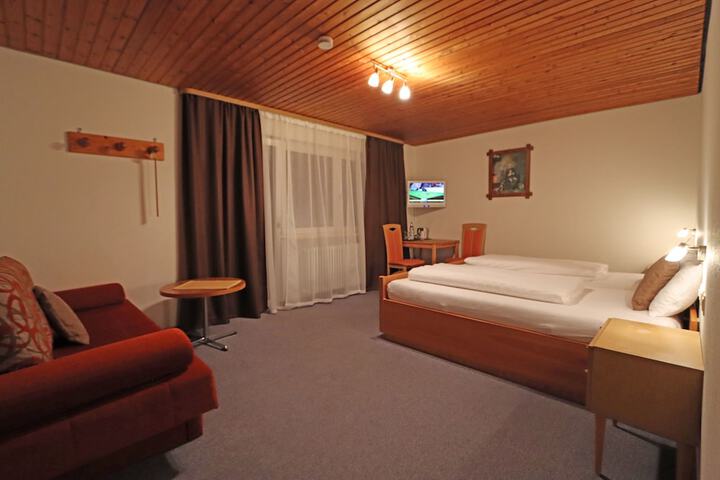 Room 45 of 121
