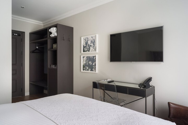 Room 28 of 69