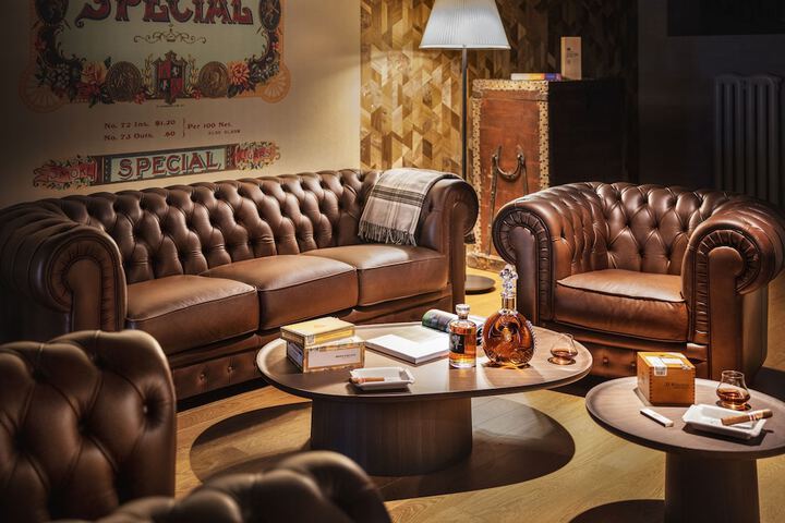 Lounge 96 of 114