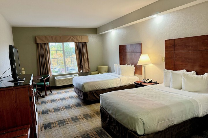 2 Double Beds (9 of 11)