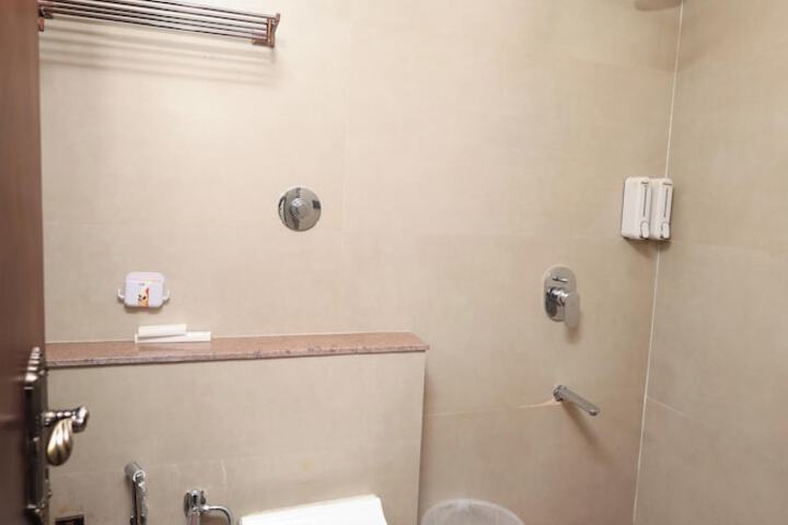 Room 107 of 136