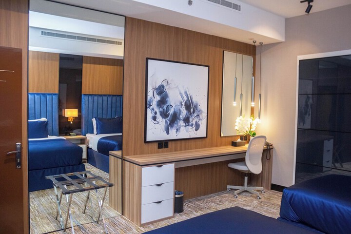 Room 13 of 61