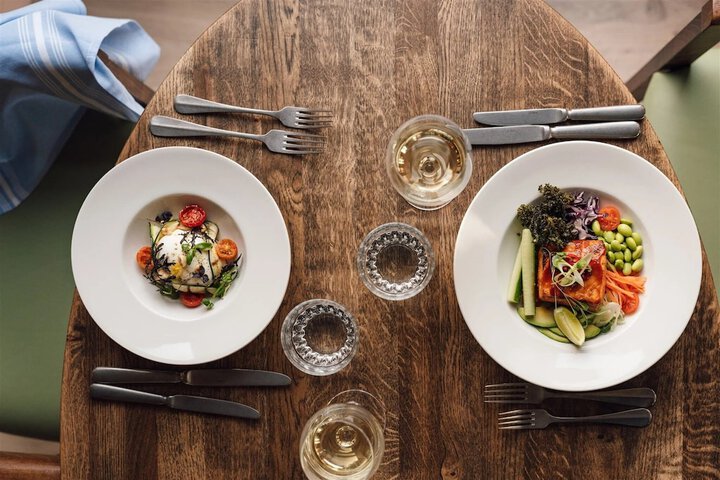 Dining 94 of 97