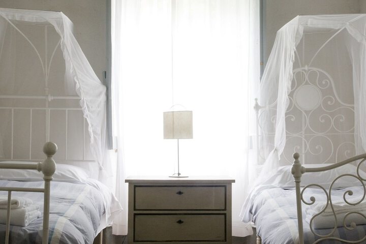Room 4 of 25