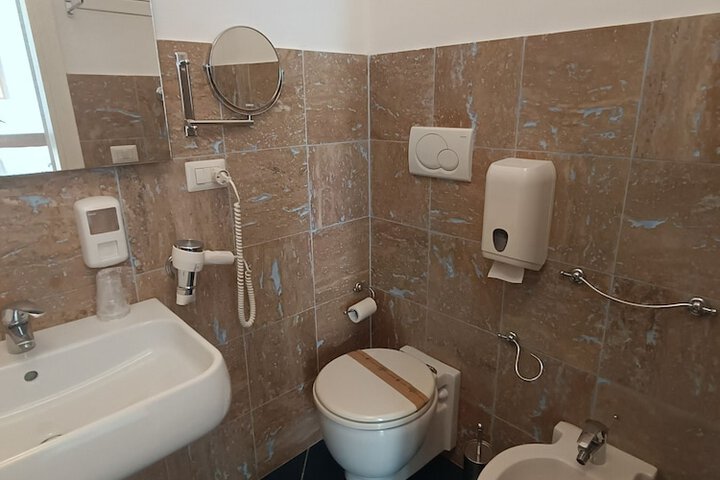 Room 70 of 110
