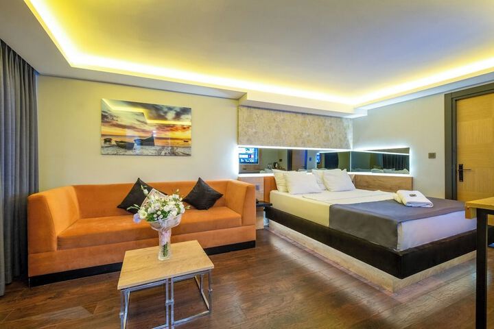 Room 18 of 100
