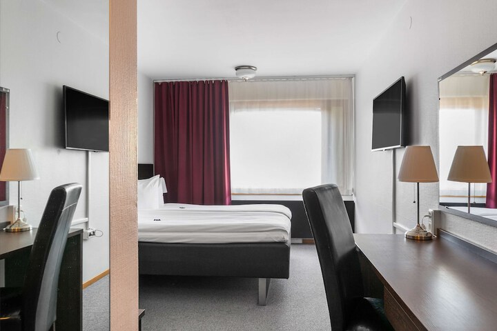 Room 21 of 41