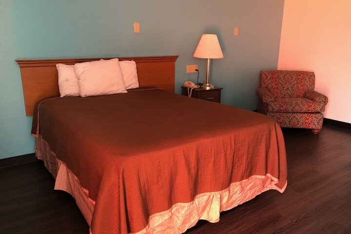 1 Queen Bed (18 of 20)