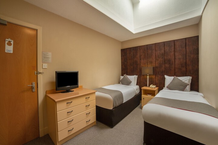 Room 8 of 58