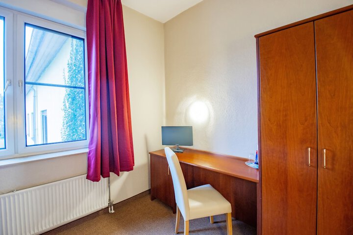 Room 15 of 119