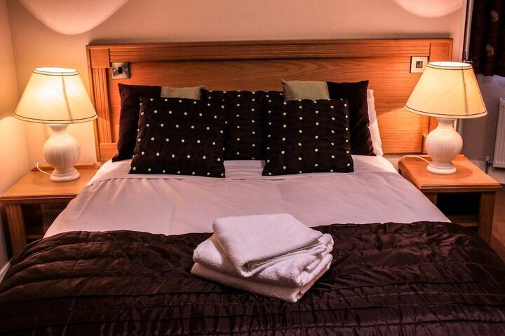 Room 4 of 33