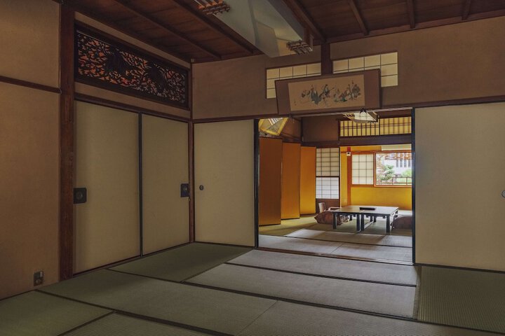 Room 26 of 60