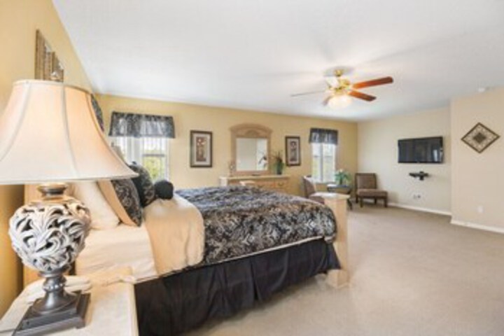Room 5 of 114