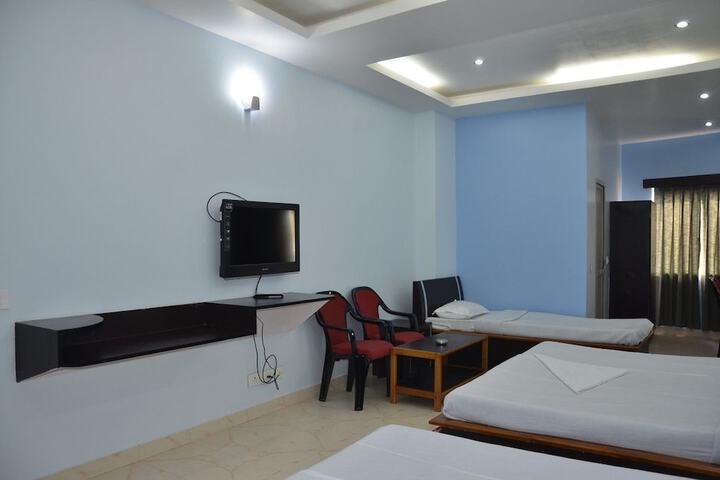 Room 8 of 63