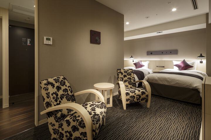 Room 12 of 60