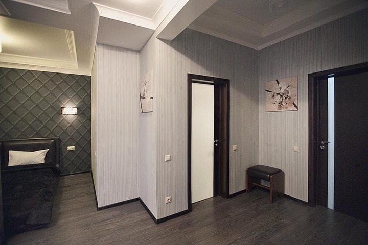 Room 7 of 61