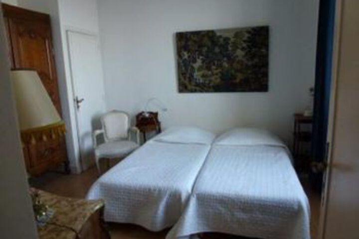 Room 8 of 24