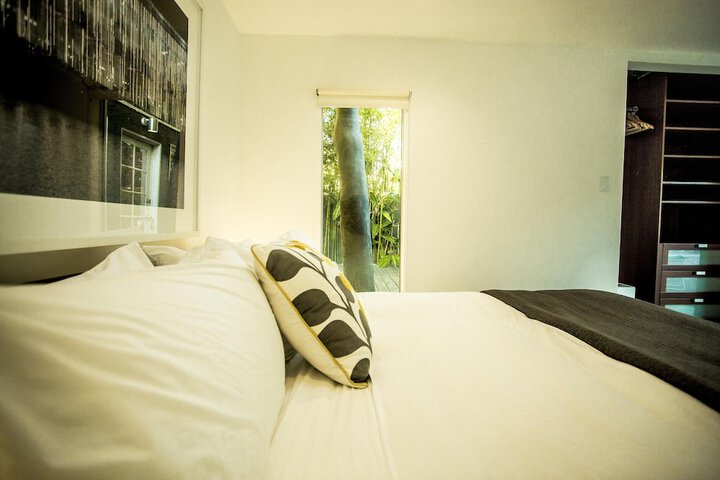 Room 3 of 20