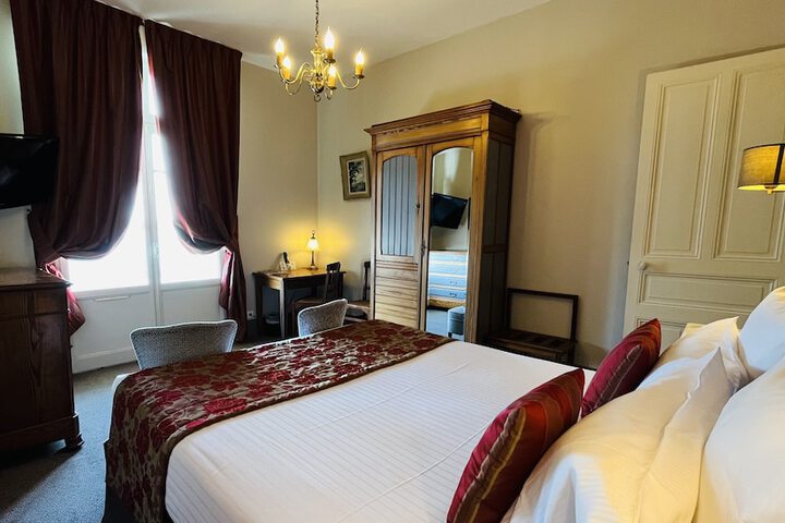 Room 16 of 34