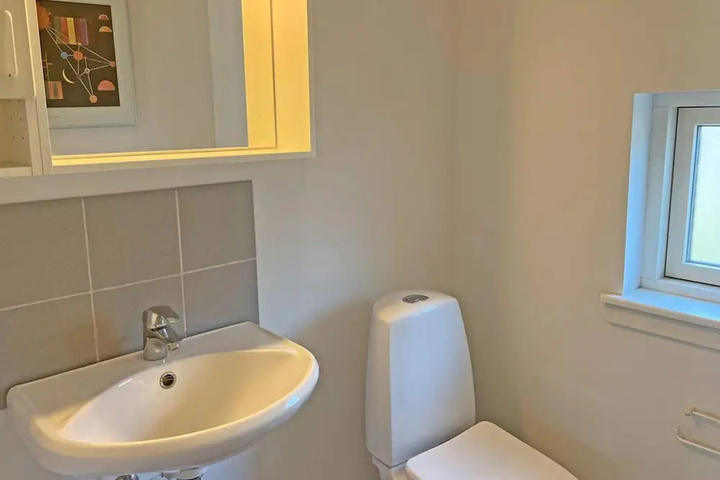 Room 9 of 20