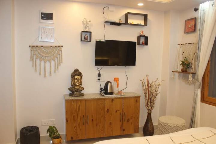 Room 9 of 26