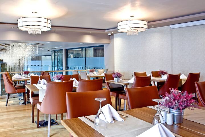 Dining 88 of 127