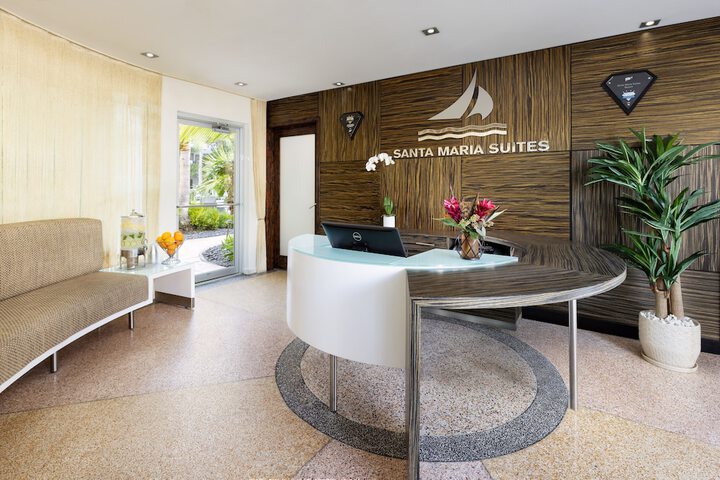 Check-in/check-out kiosk