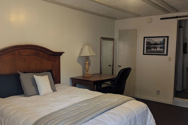 Room 1 of 10