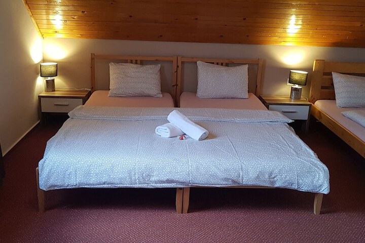 Room 33 of 61