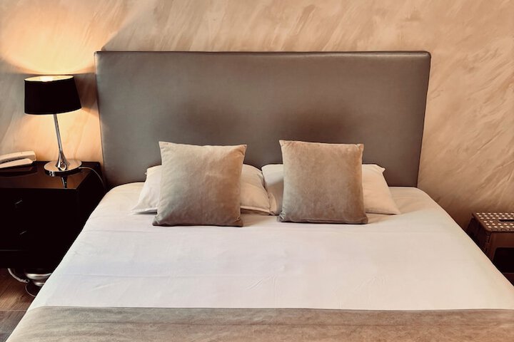 Room 8 of 30