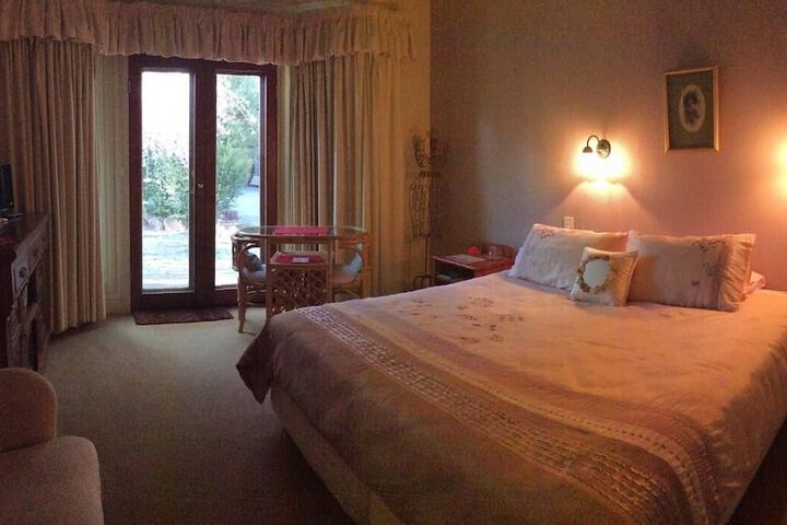 Room 8 of 18