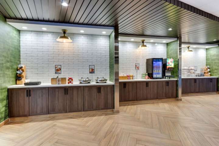 Breakfast/Coffee Service 22 of 24