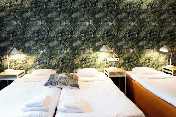 Room 32 of 93