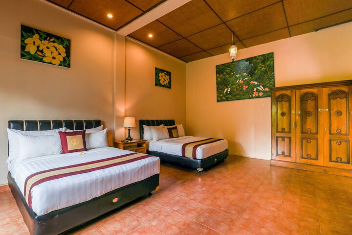 Room 44 of 193