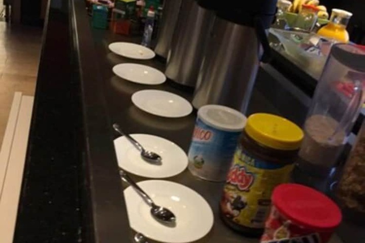 Dining 35 of 44